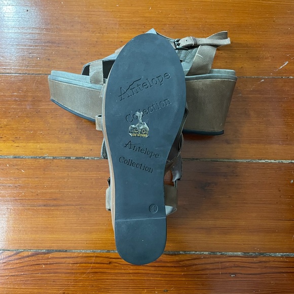 Antelope Kaitiyn Gray Metallic Leather Wedge Platform Buckle Sandals - Sz 40 - Picture 10 of 13